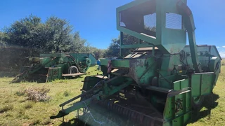 Harvestech 1300 Grondbone Plukkers x2.