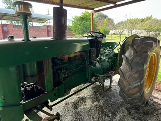 John Deere 2020 Oopstasie 2x4 Trekker