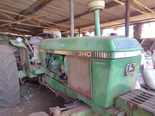 John Deere 3140 Oopstasie Trekker