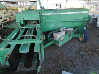 John Deere 342 Vierkantige Baler.