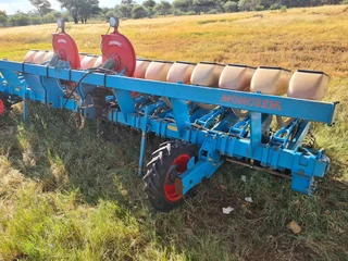 Monosem 15 Ry 0.38 Planter.