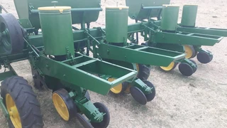 John Deere 7000 Planter 6 Row