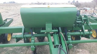 John Deere 7000 Planter 6 Row