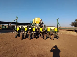 John Deere MaxEmerge 6 Ry 0.91 Planter