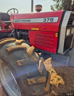 Massey Ferguson 375