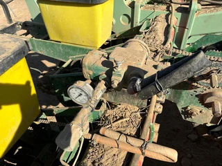 Rothmann/John Deere 1750 4 Ry 0.91