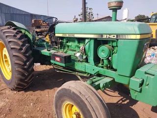 John Deere 3140 Trekker