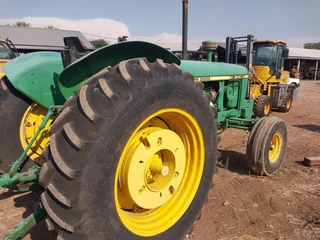 John Deere 3140 Trekker