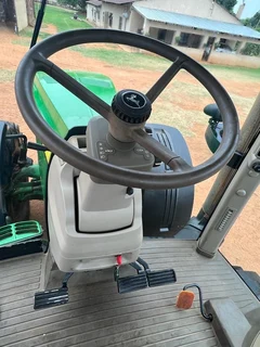 John Deere 8335 R Trekker
