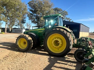 John Deere 8520 Trekker