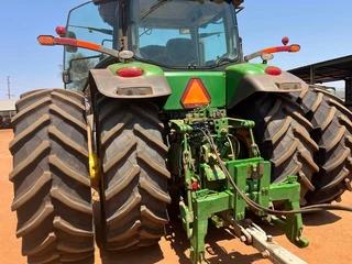 John Deere 7200R Trekker