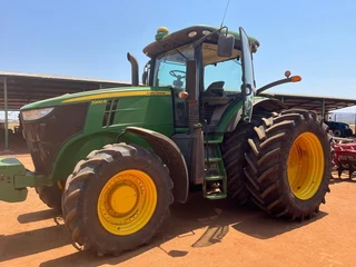 John Deere 7200R Trekker