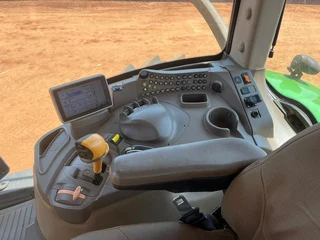 John Deere 7200R Trekker