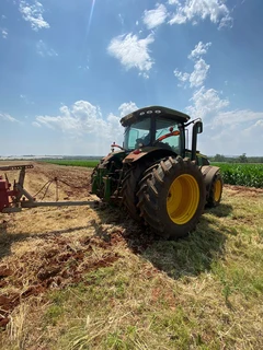 John Deere 7200R Trekker