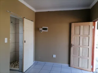 Bachelor Flat Available For Rental