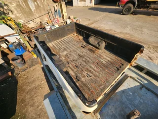 Toyota Hilux D-4D loadbin