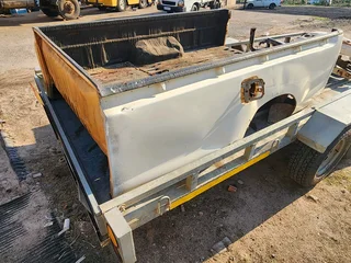 Toyota Hilux D-4D loadbin