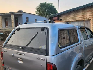 2015 Toyota Hilux D-4d D/c Canopy (bucco)