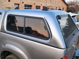 2015 Toyota hilux D-4D d/c CANOPY (BUCCO)