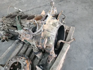 Isuzu FTR800 6hh1 engine stripping for parts