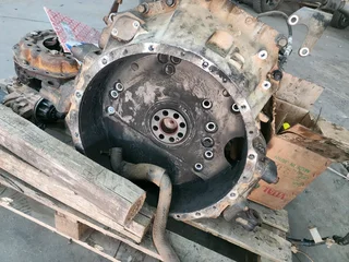 Isuzu FTR800 6hh1 engine stripping for parts