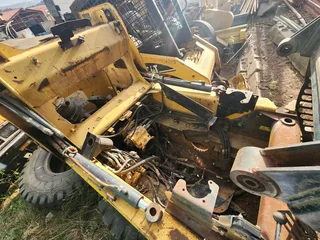STRIPPING CAT 226b skidsteers