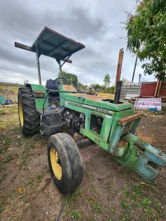 **STRIPPING** John Deere 2300