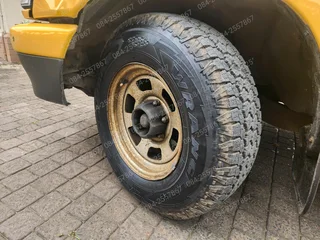 2002 Isuzu KB250D LE