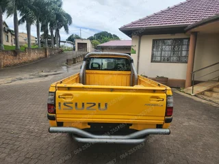 2002 Isuzu KB250D LE