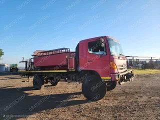 **STRIPPING** 2009 Hino 500 4 x 4