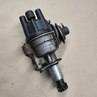 Datsun 1400 Distributor