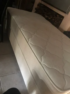 Single bed and base set