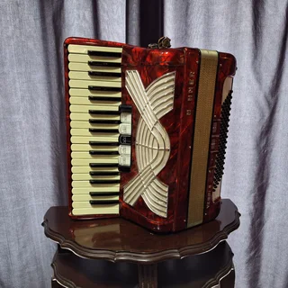 Hohner Verdi II 96 Bass Piano Accordion