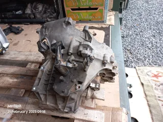 Volvo S40 2 L 5 Speed Manual Gearbox 2006