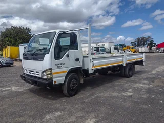 2007 ISUZU NQR500 (4 TON) WITH DROP SIDES BODY