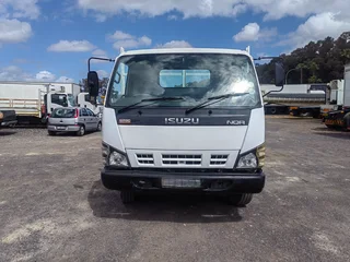 2007 ISUZU NQR500 (4 TON) WITH DROP SIDES BODY
