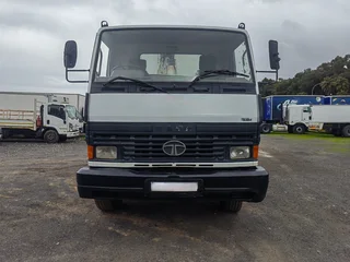 2006 TATA LPT15-18 (8 TON) WITH HOOK-LIFT