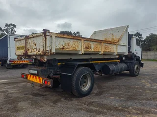 2006 TATA LPT15-18 (8 TON) WITH HOOK-LIFT