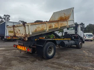 2006 TATA LPT15-18 (8 TON) WITH HOOK-LIFT