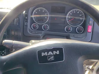 2008 MAN TGM25-280 6x2 (12 TON) WITH INSULATED FRIDGE BODY