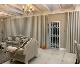 An absolute bargain Stunning lounge and bedroom curtains