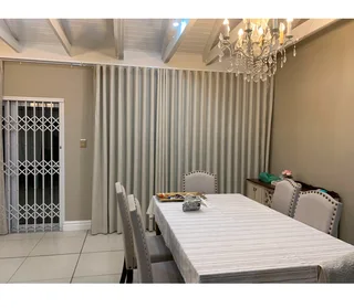 An absolute bargain Stunning lounge and bedroom curtains