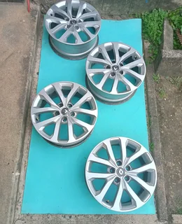 Renault Kadjar Factory 17" Wheels