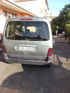 2004 Peugeot Partner Panel Van new license and brand new battery drives perfectly backseats included