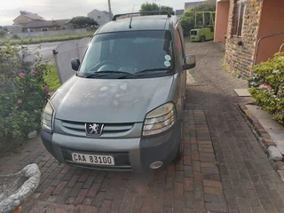 2004 Peugeot Partner Panel Van new license and brand new battery drives perfectly backseats included