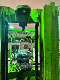 Clarke gas Forklift does not start it tries to start selling as is R17000 u fix