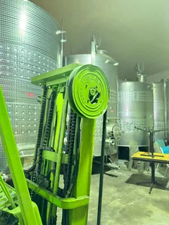 Clarke gas Forklift does not start it tries to start selling as is R17000 u fix