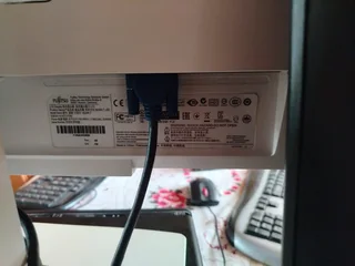 22 inch led monitor supports display port only R500