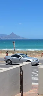 2003 Mercedes-Benz SLK automatic fixed transmission cost R35000 selling car as is for R60000