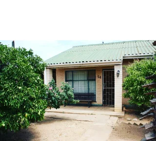 Charming 2-Bedroom Countryside Home – Moorreesburg, Western Cape